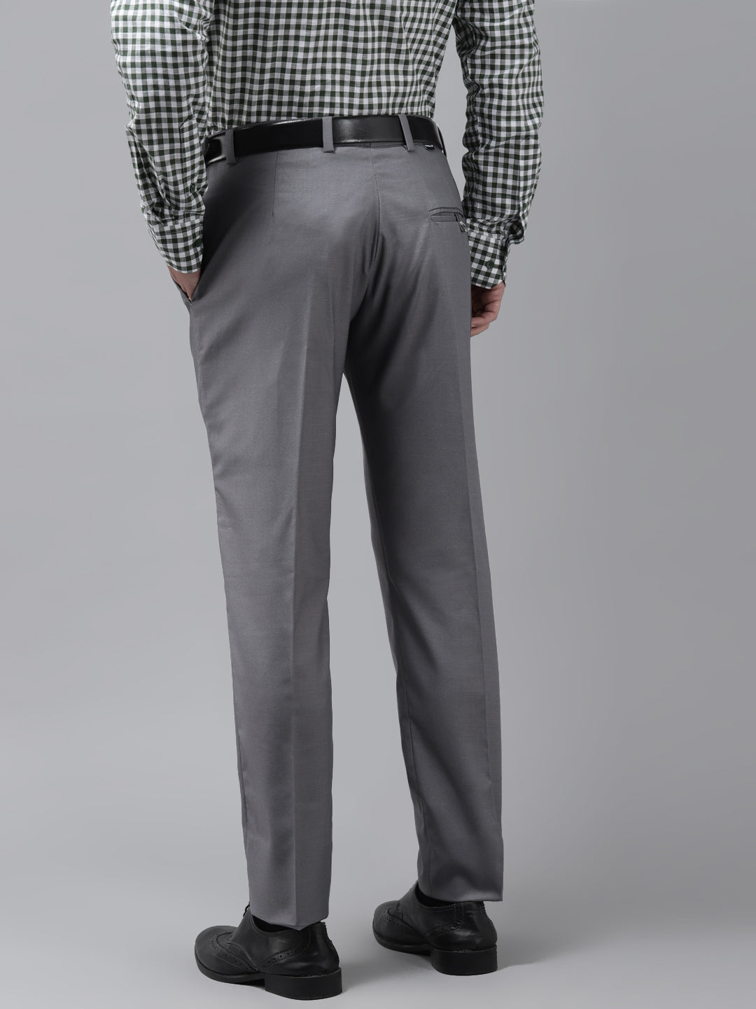 Here's how to create effortless outfits with dress pants - Styl Inc